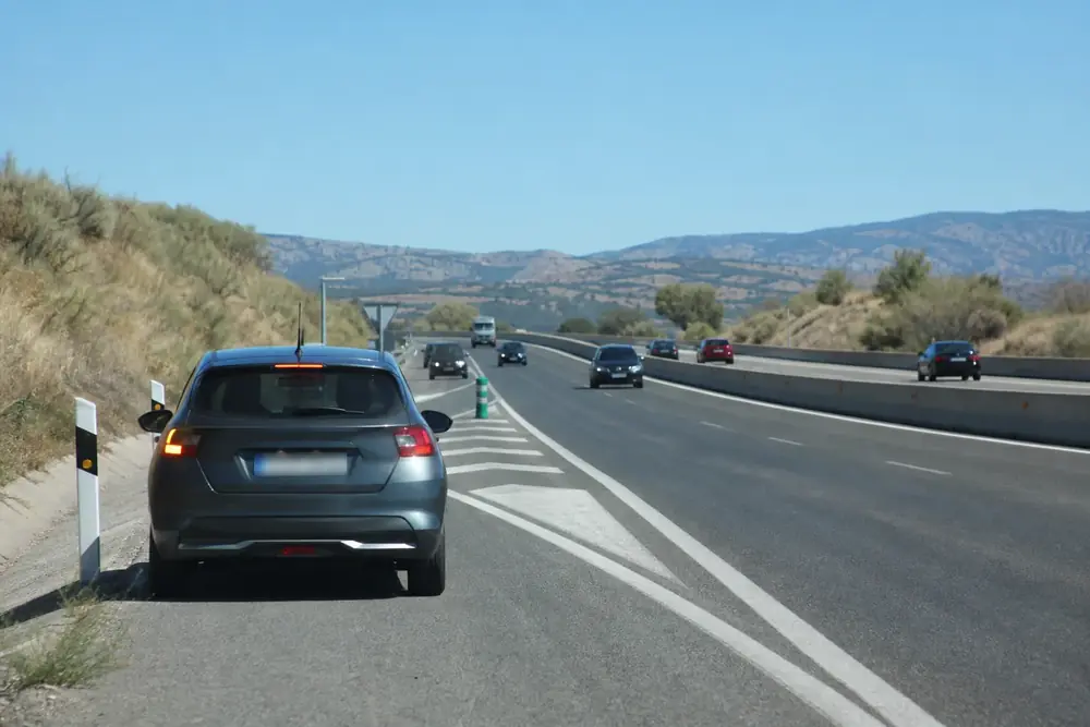 Incorporación a una autovía vista desde el puesto de conducción